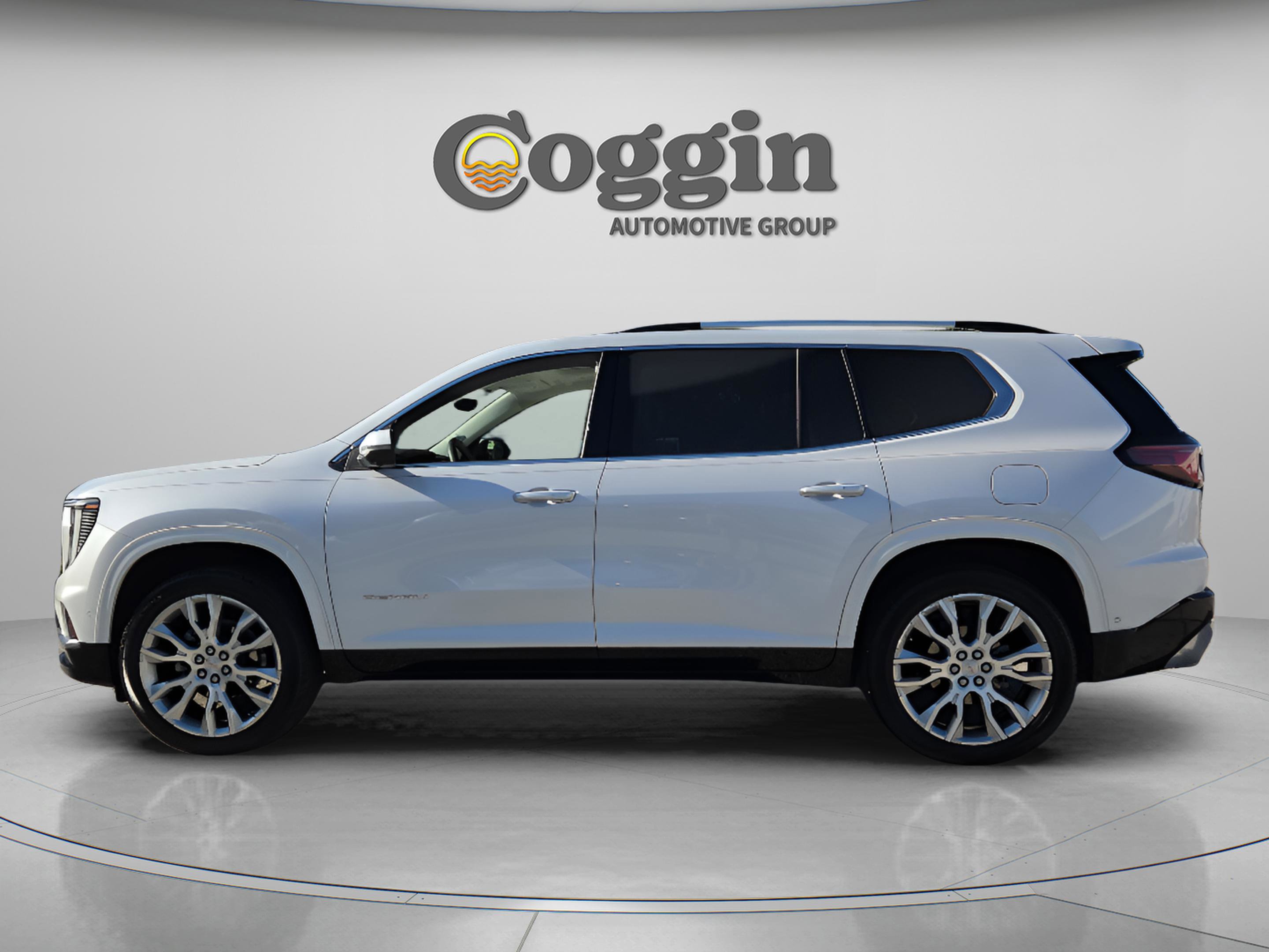 Used 2024 GMC Acadia Denali w/ Super Cruise Package image 2