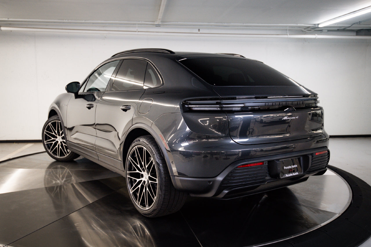 New 2026 Porsche Macan 4 Electric AWD/4WD image 3