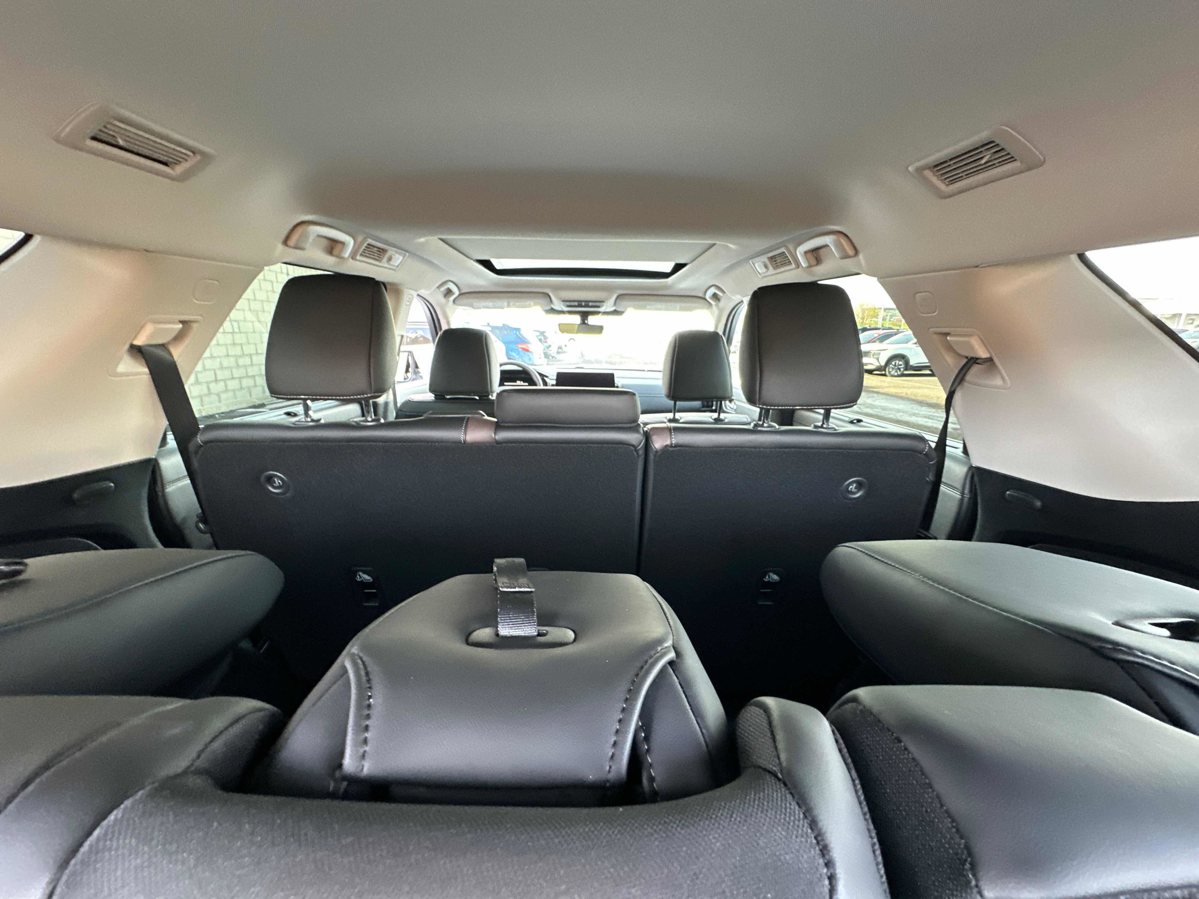 New 2026 Nissan Pathfinder Platinum AWD/4WD image 17