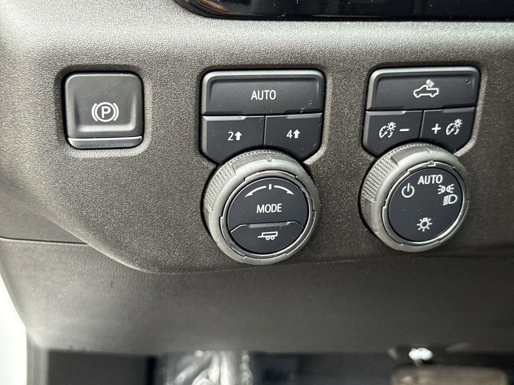 Used 2025 Chevrolet Silverado 1500 LT image 16
