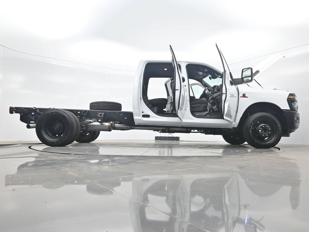 New 2026 RAM 3500 Tradesman AWD/4WD image 46