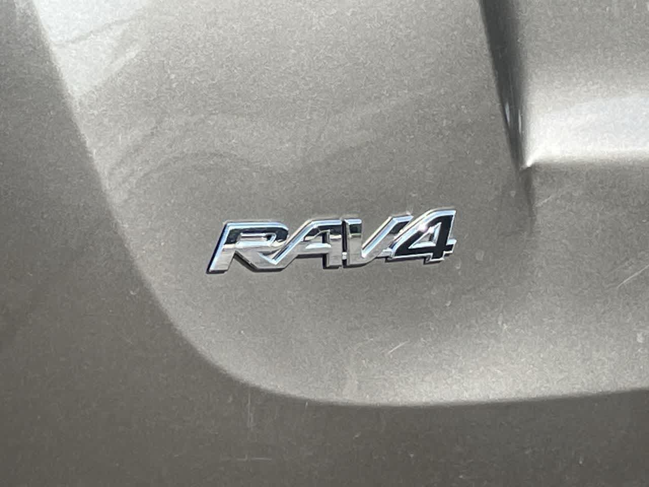 Used 2014 Toyota RAV4 Limited w/ Technology Package AWD/4WD image 38
