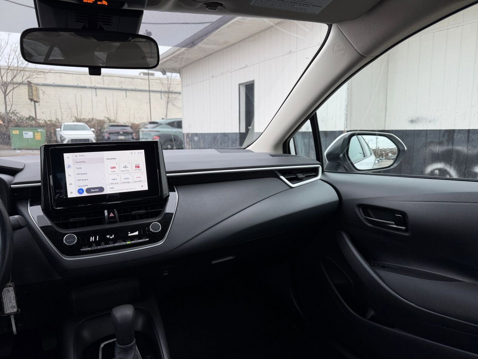 Used 2025 Toyota Corolla LE image 33