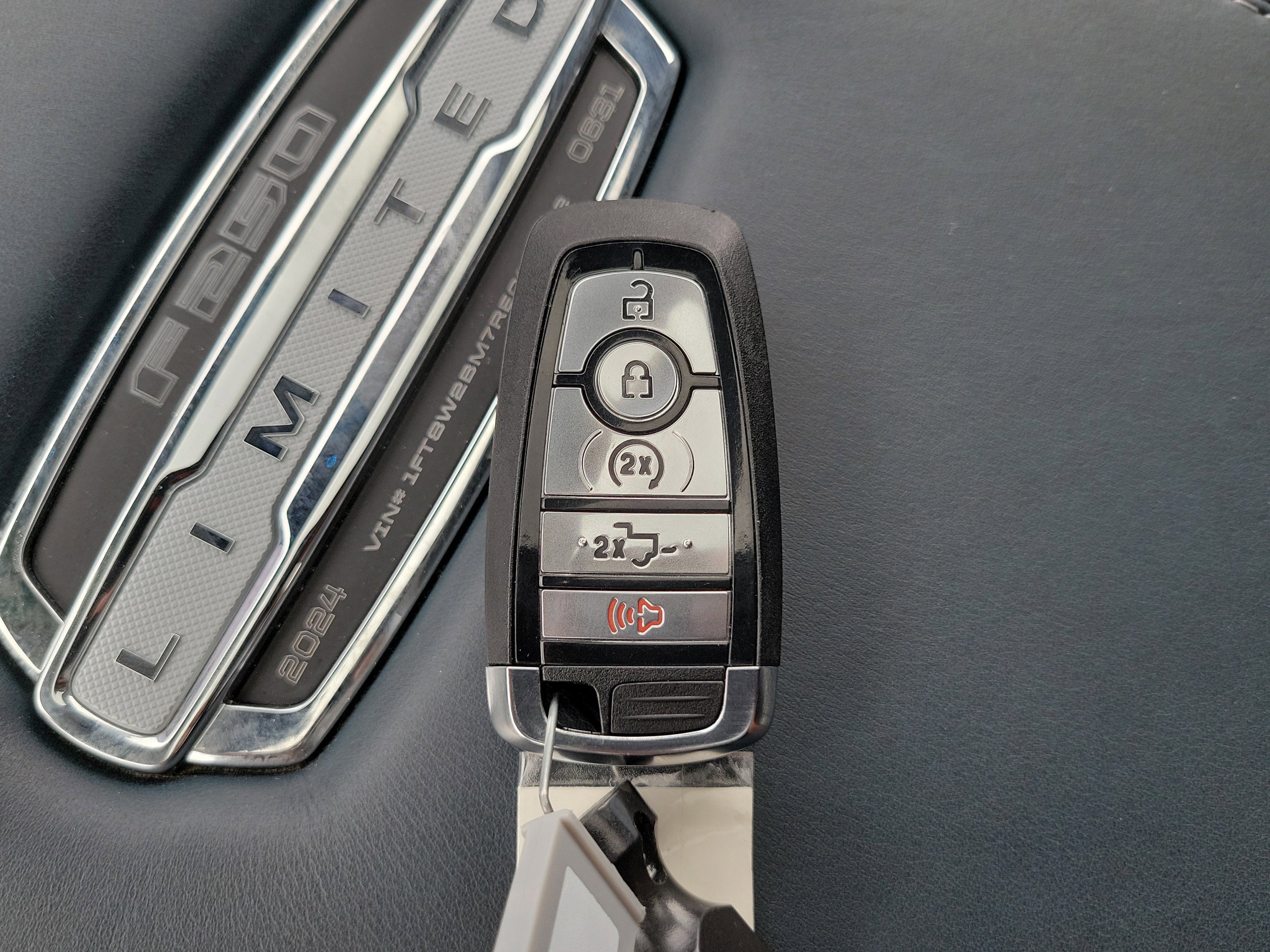 Used 2024 Ford F250 Limited AWD/4WD image 29