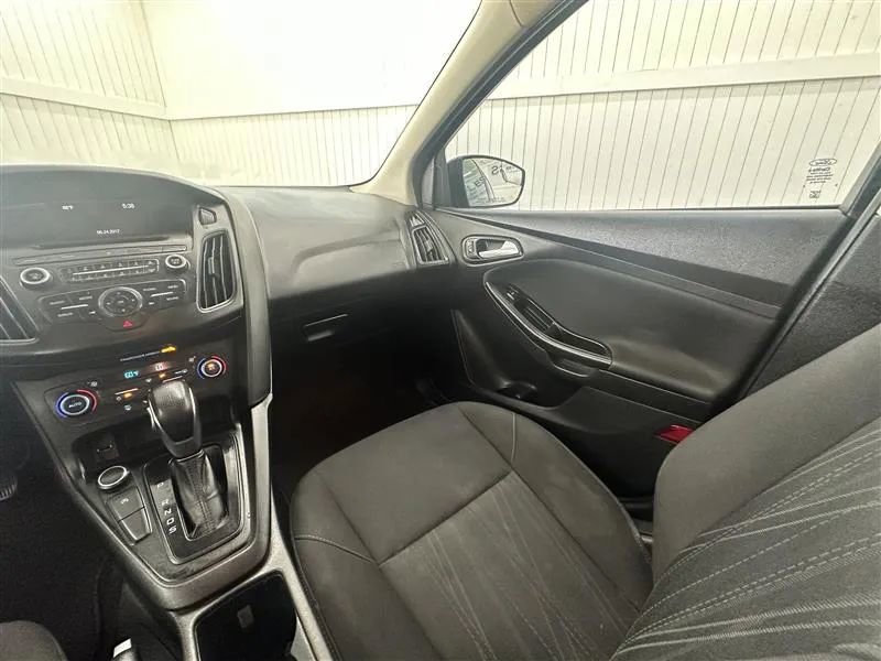 Used 2017 Ford Focus SE FWD image 17