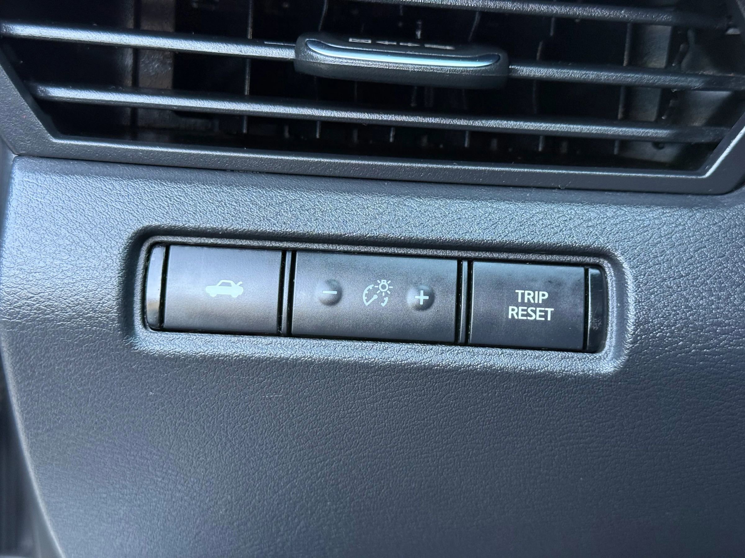 Used 2020 Nissan Altima 2.0 SR image 31