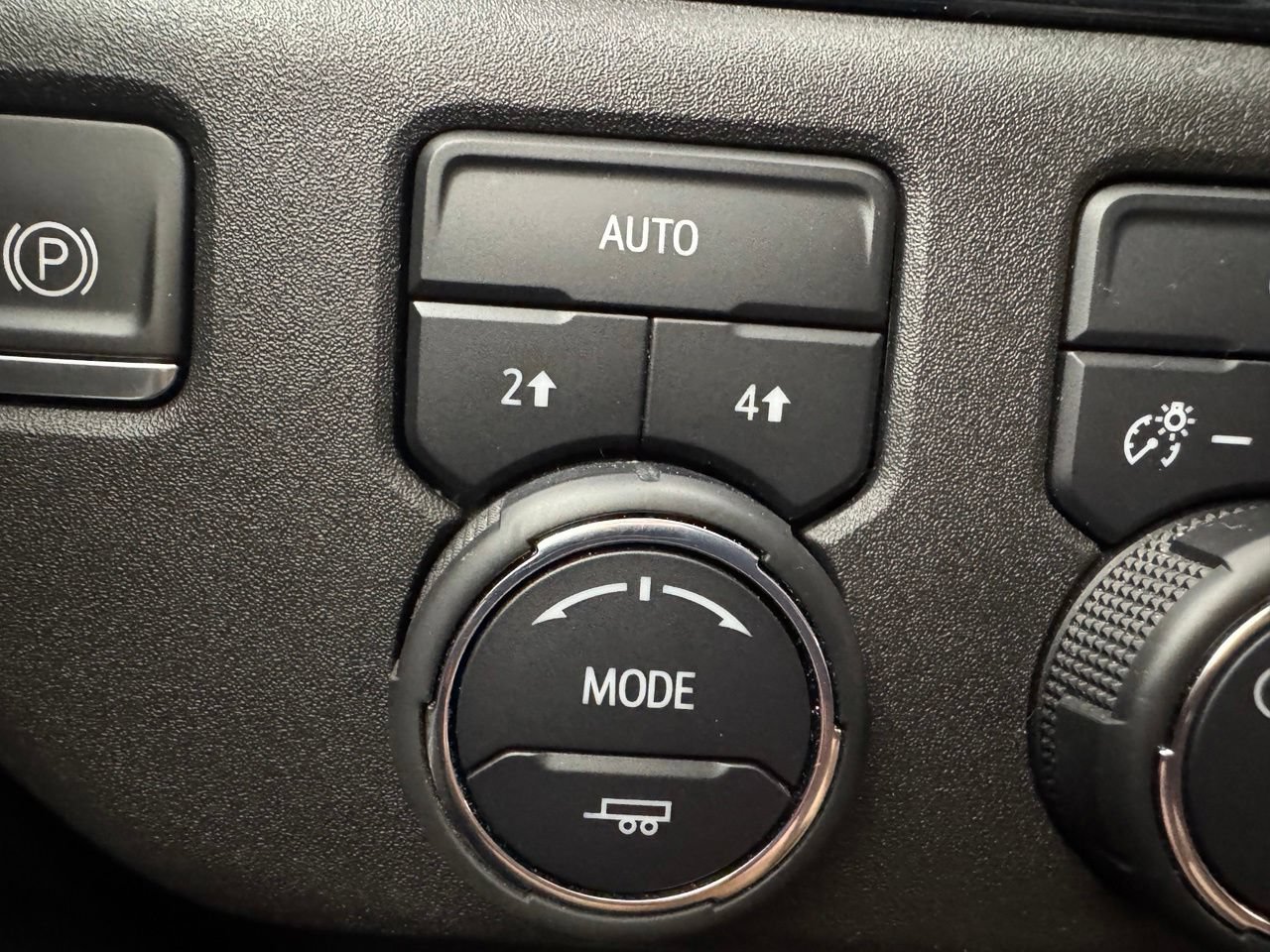 Used 2023 Chevrolet Silverado 1500 LT w/ Protection Package AWD/4WD image 25