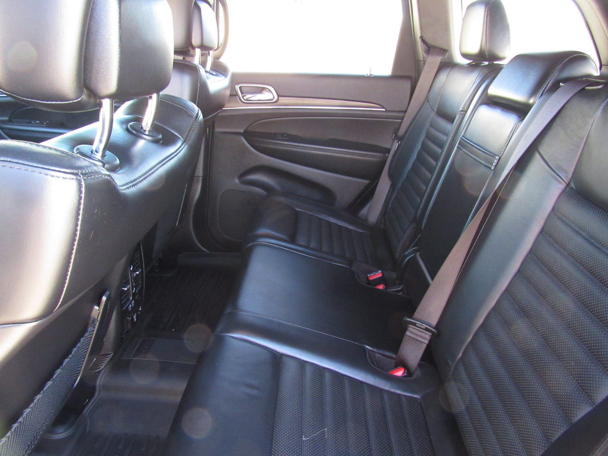 Used 2021 Jeep Grand Cherokee Limited X image 15