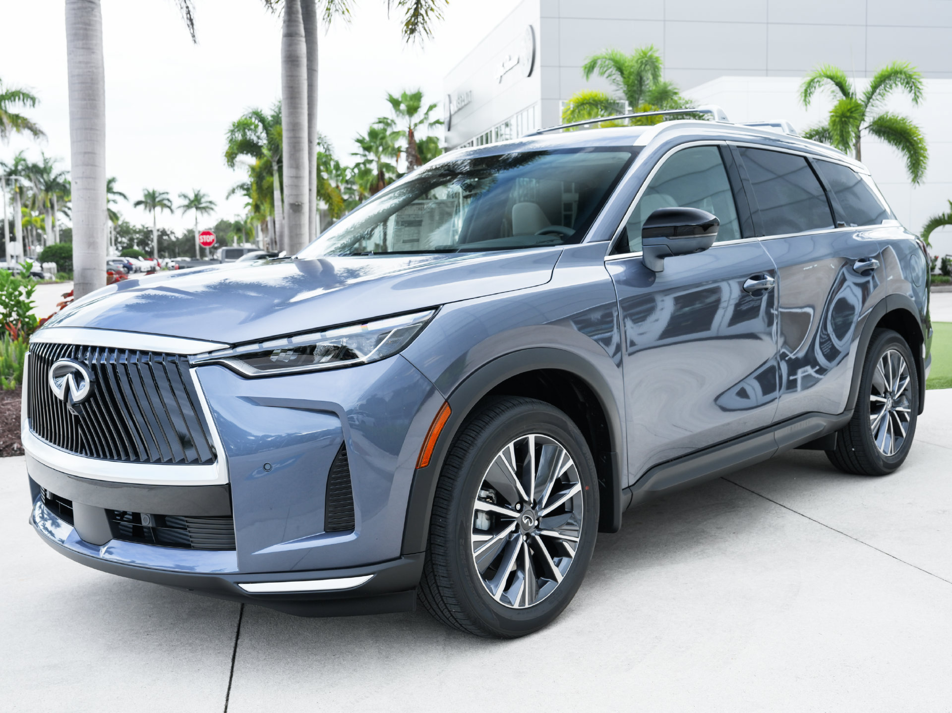 New 2027 INFINITI QX60 Luxe FWD image 5