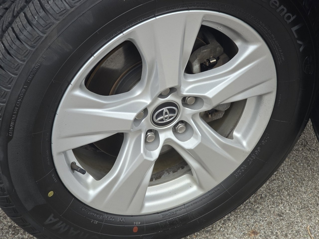 Used 2020 Toyota RAV4 XLE image 9