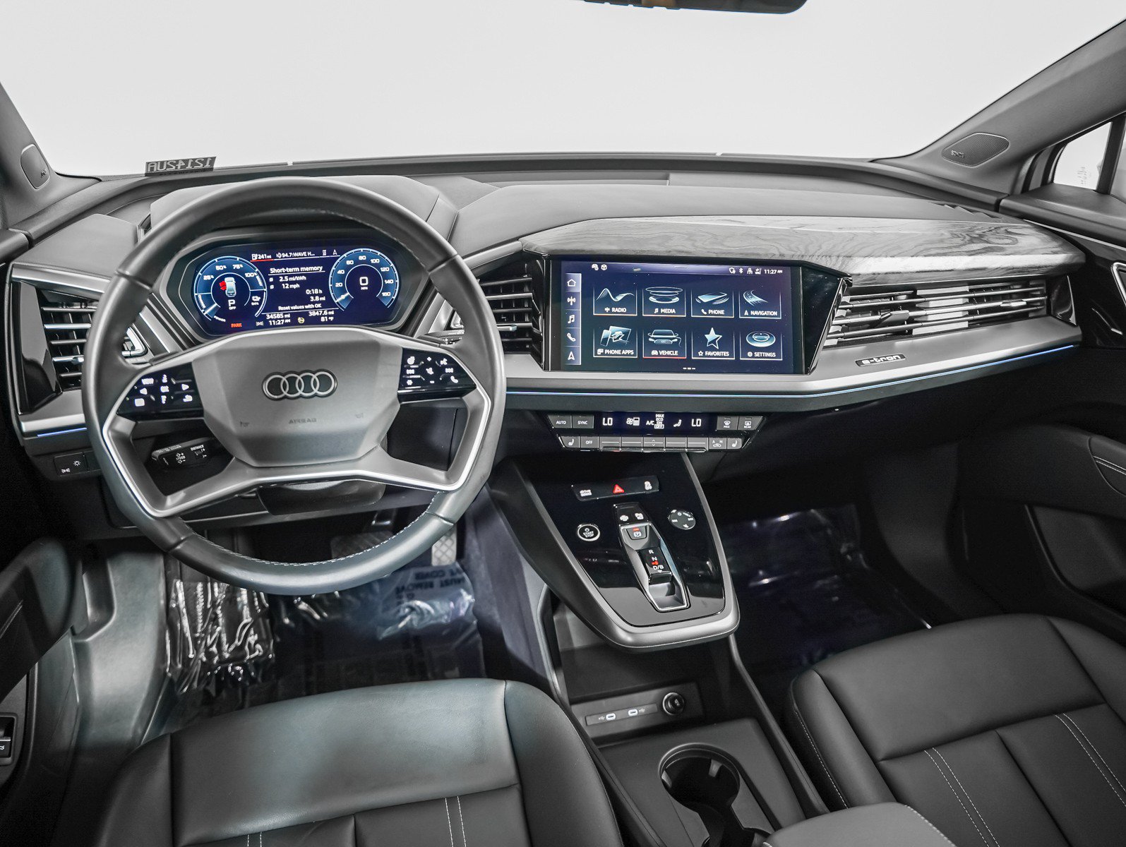 Used 2023 Audi Q4 e-tron Premium Plus w/ Premium Plus AWD/4WD image 17