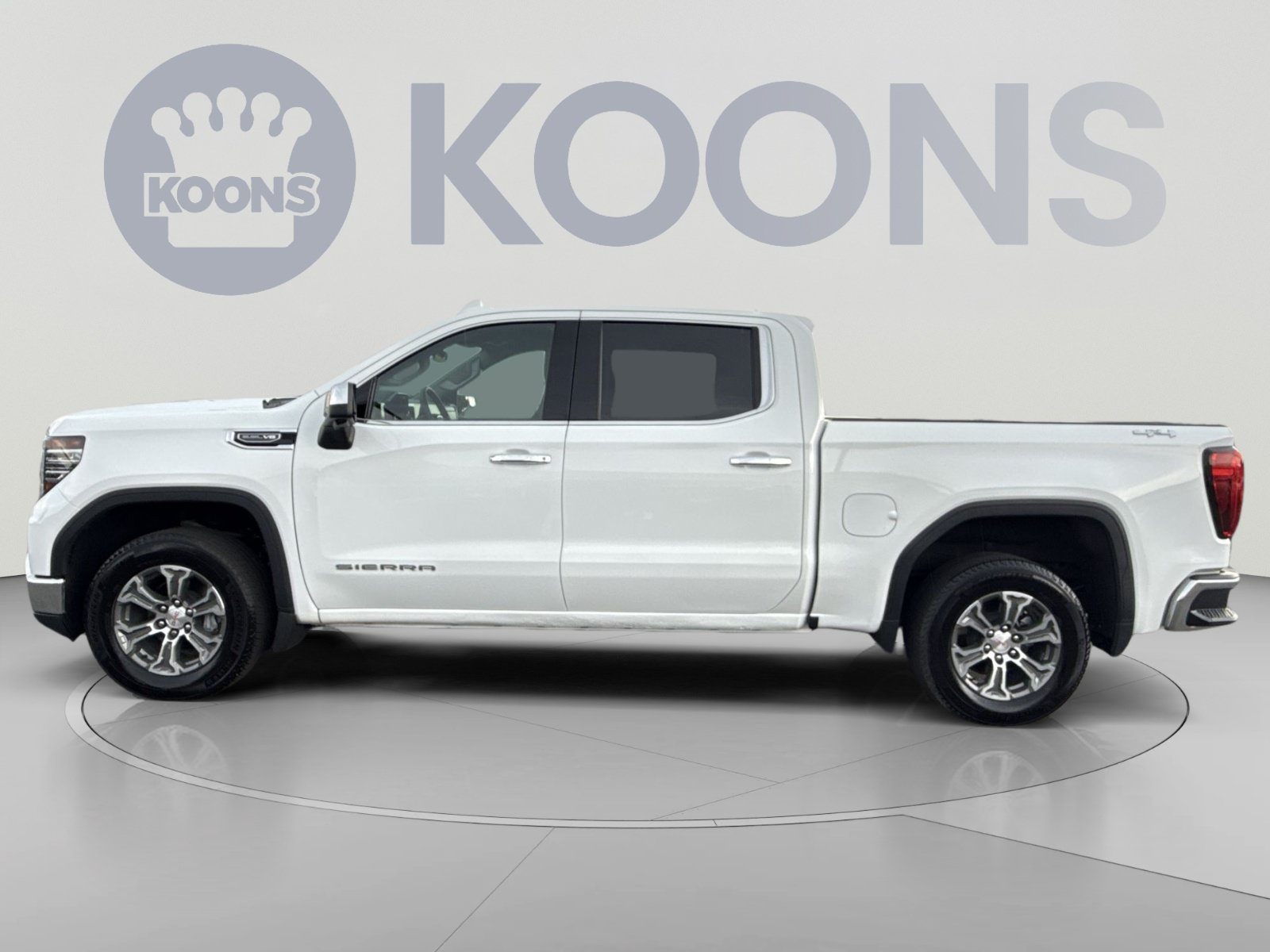 Used 2025 GMC Sierra 1500 SLT AWD/4WD image 2