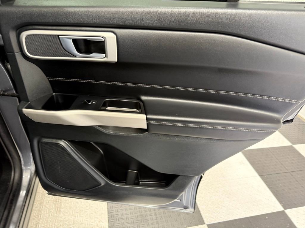 Used 2022 Ford Explorer XLT w/ Equipment Group 202A image 28