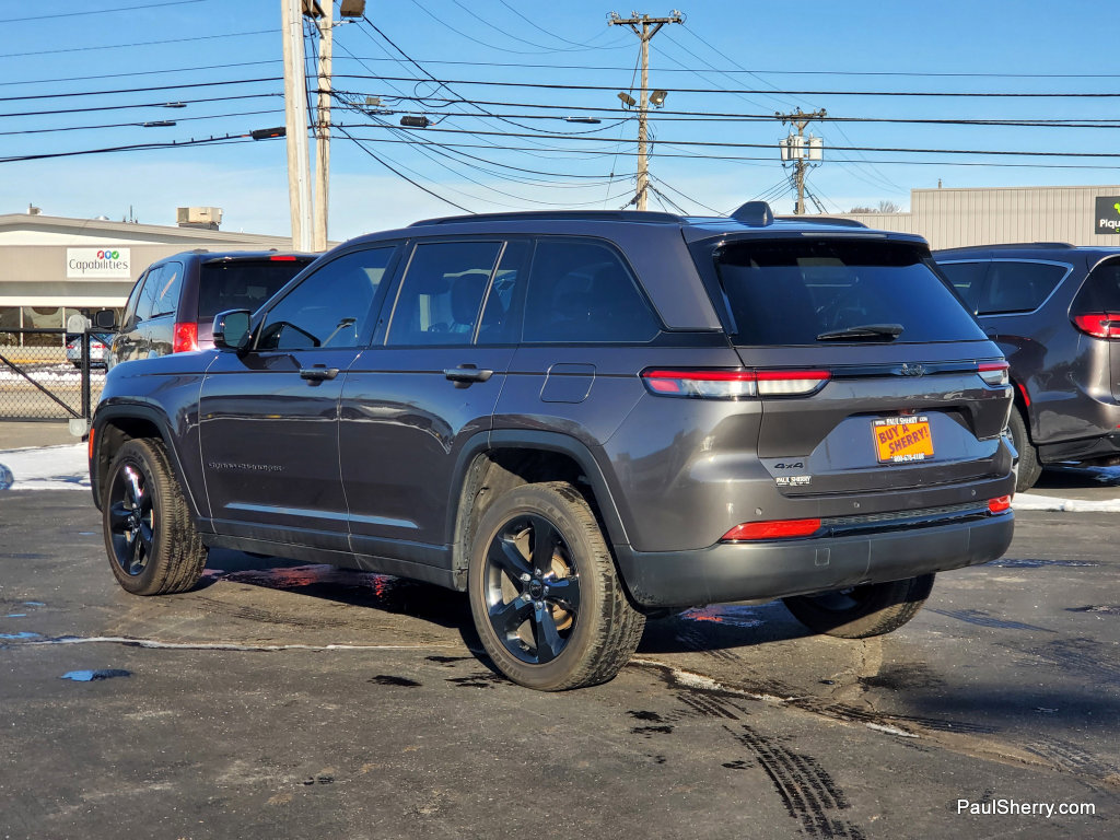 Used 2022 Jeep Grand Cherokee Altitude AWD/4WD image 15