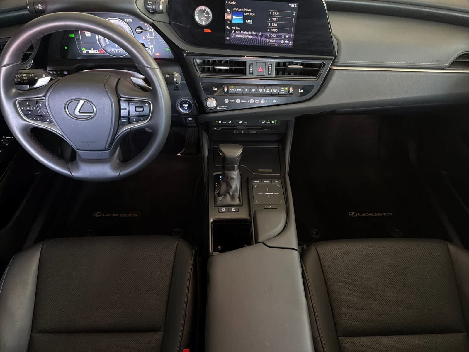 Used 2022 Lexus ES 300h w/ Premium Package FWD image 3