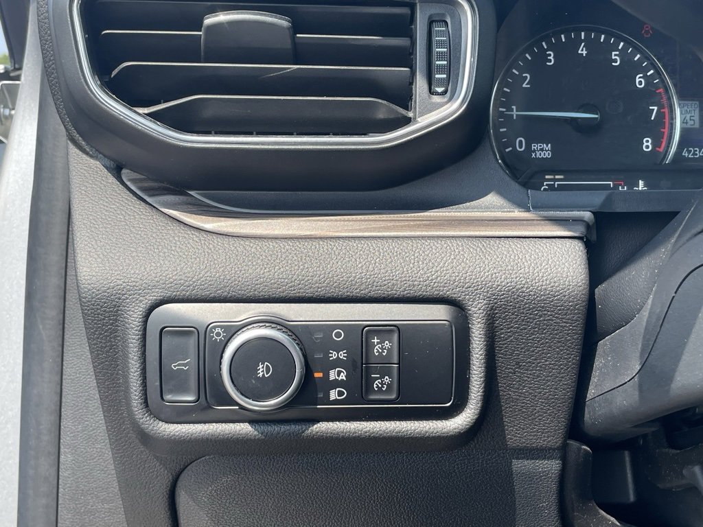 Used 2023 Ford Explorer Limited image 18