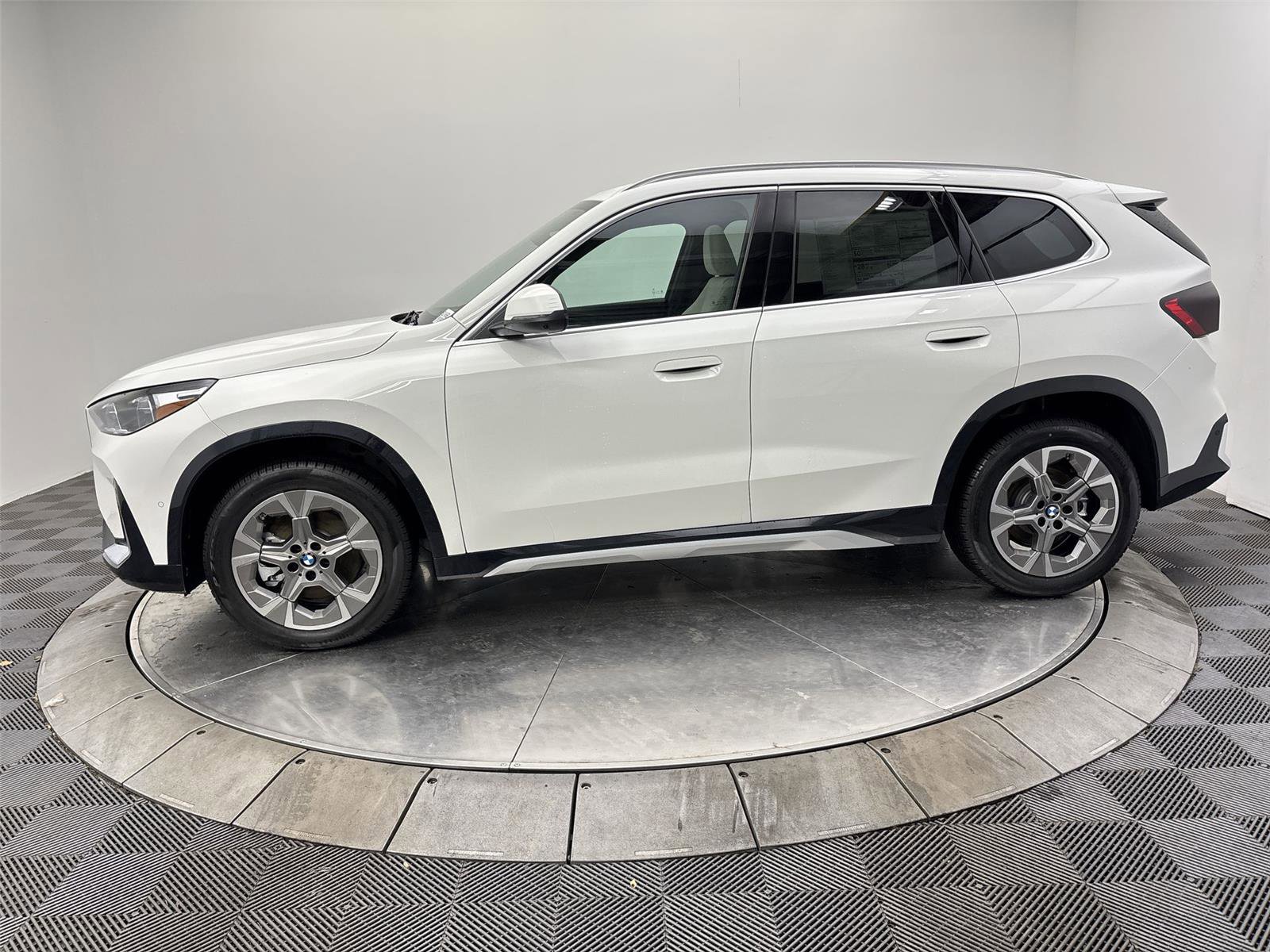 New 2026 BMW X1 xDrive28i image 16