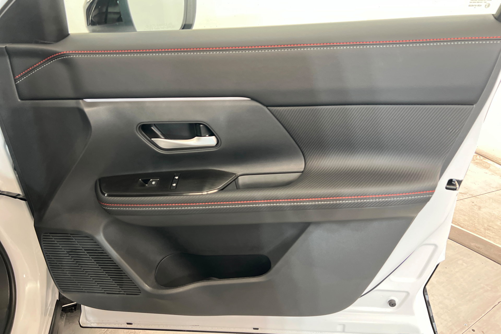 New 2026 Nissan Kicks SR w/ Cold Weather Package FWD image 23