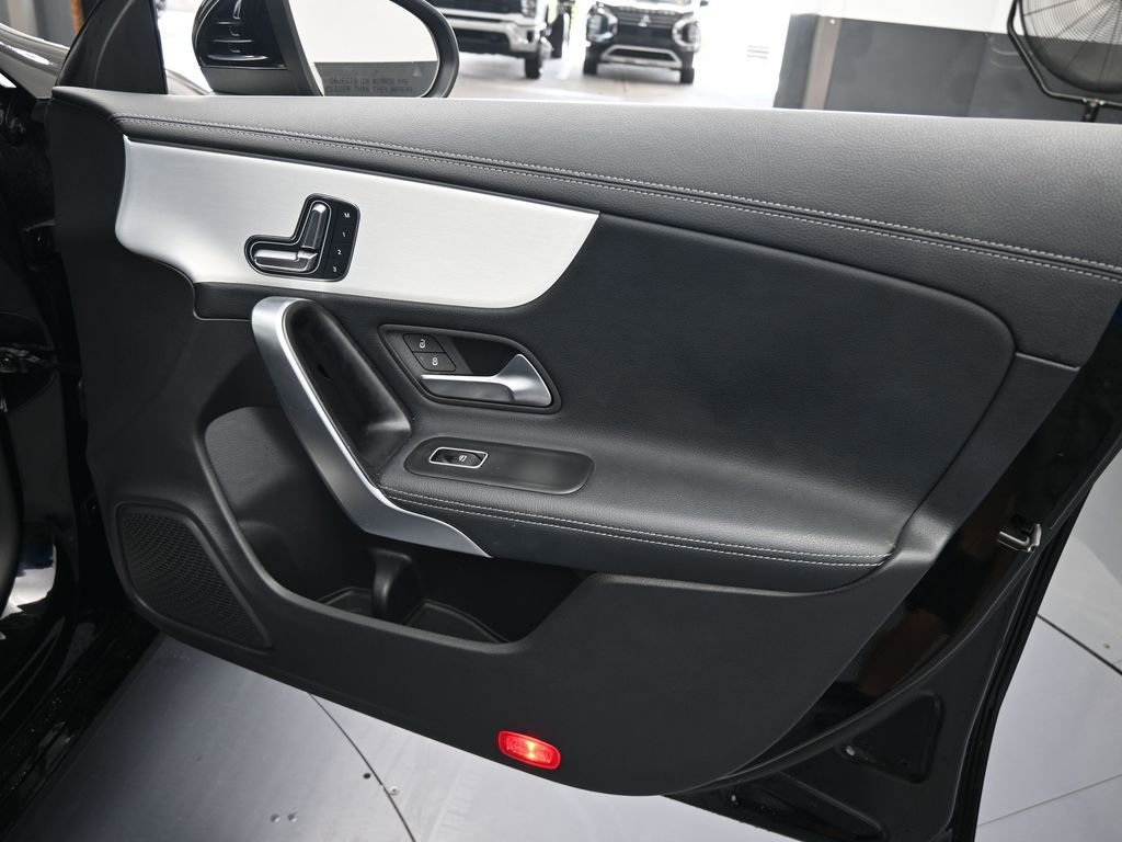 Used 2025 Mercedes-Benz CLA 250 image 47