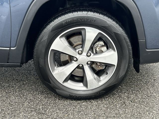 Used 2019 Jeep Cherokee Limited image 13