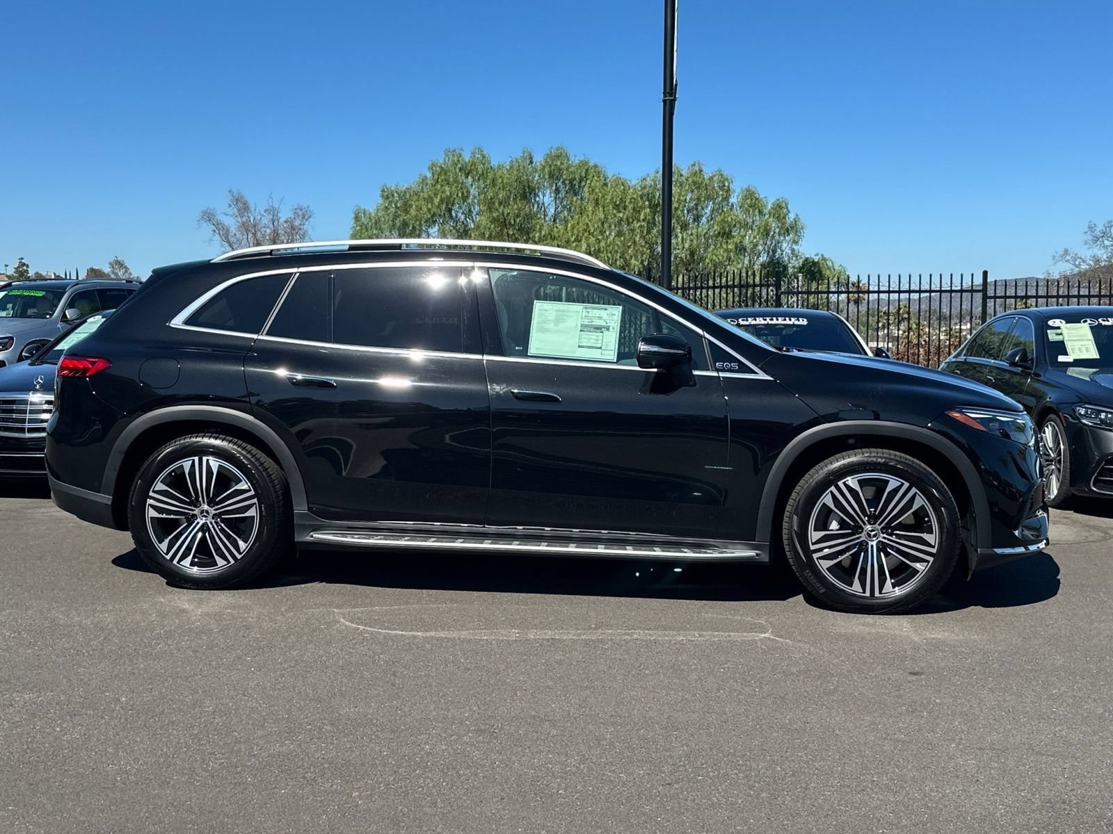 New 2026 Mercedes-Benz EQS 400 4MATIC SUV image 2