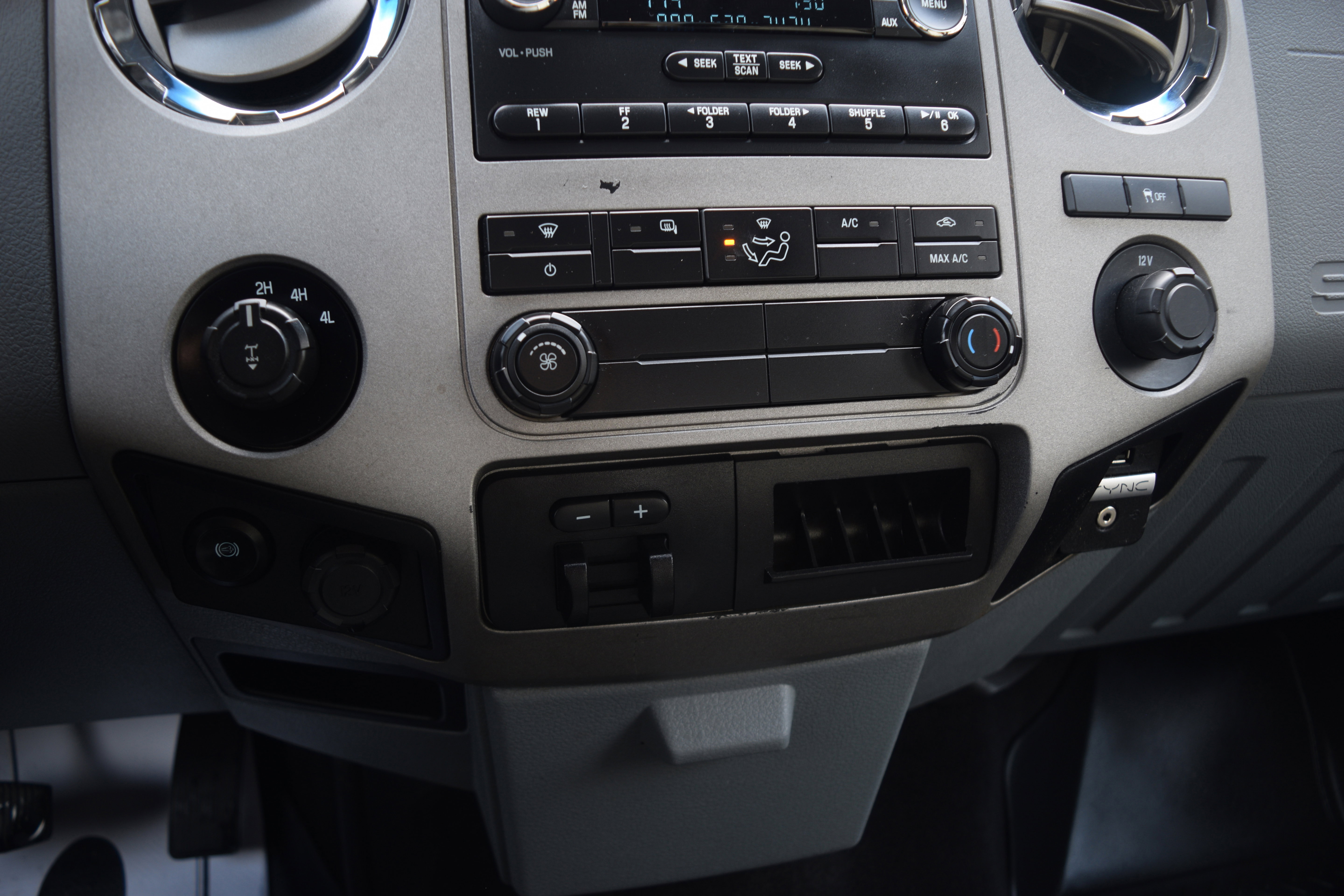 Used 2016 Ford F250 XLT w/ Camper Package image 11