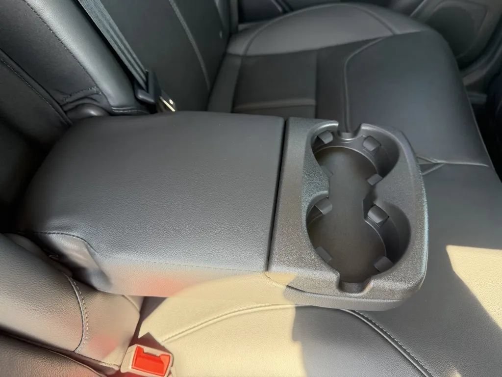 Used 2016 Ford Focus SE w/ Equipment Group 201A FWD image 31