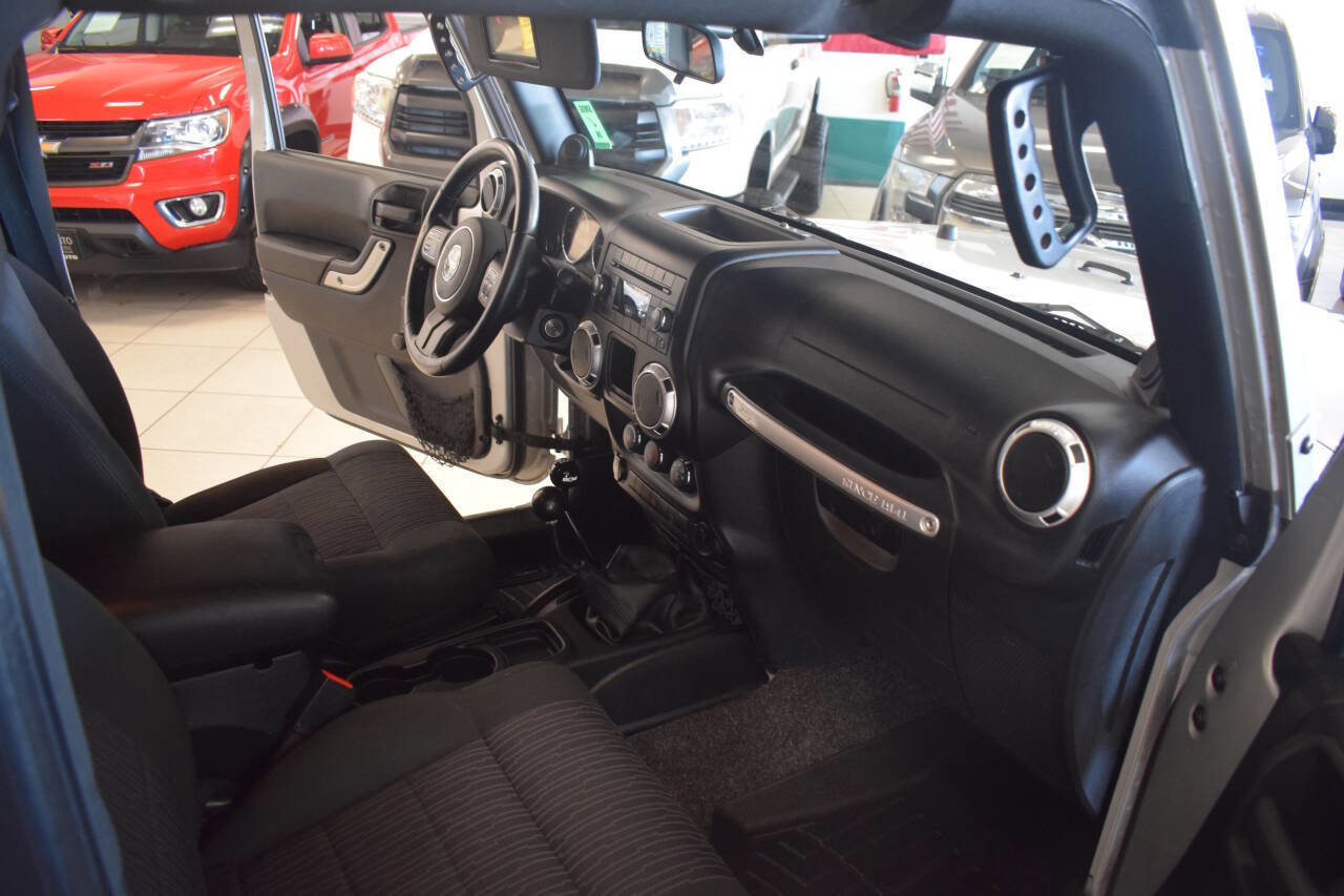 Used 2011 Jeep Wrangler Rubicon w/ Trailer Tow Group image 44