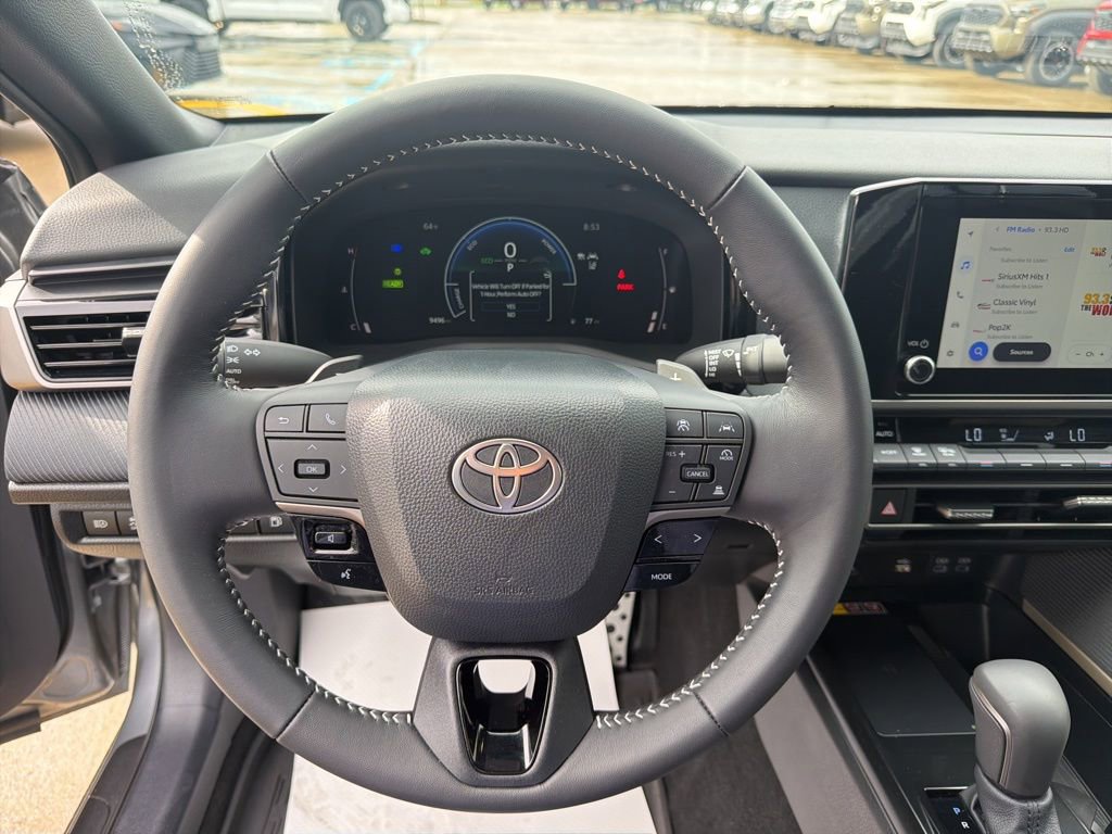 Used 2025 Toyota Camry SE image 13