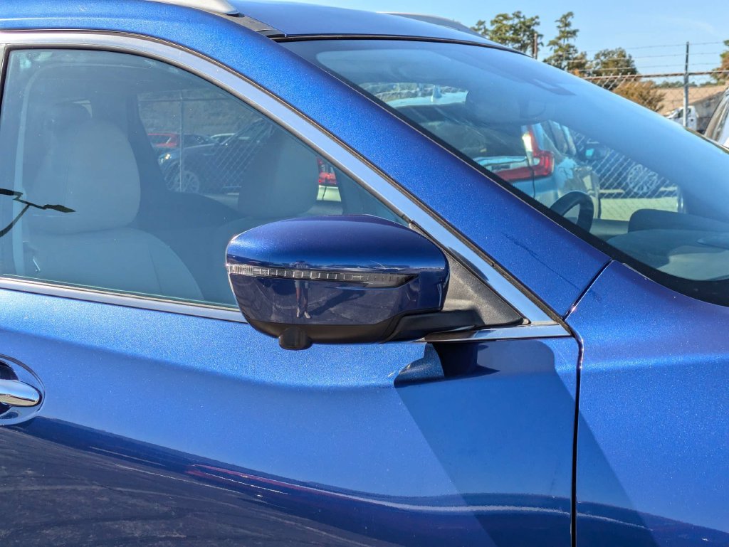 Used 2017 Nissan Rogue SL w/ SL Premium Package FWD image 12