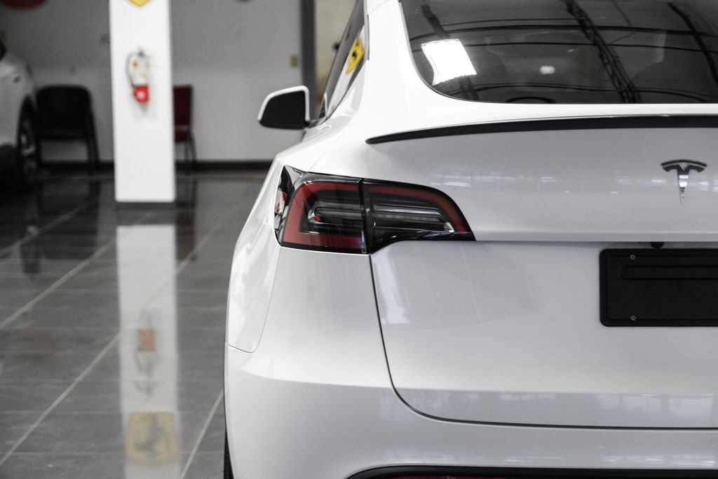 Used 2023 Tesla Model Y Long Range AWD/4WD image 43