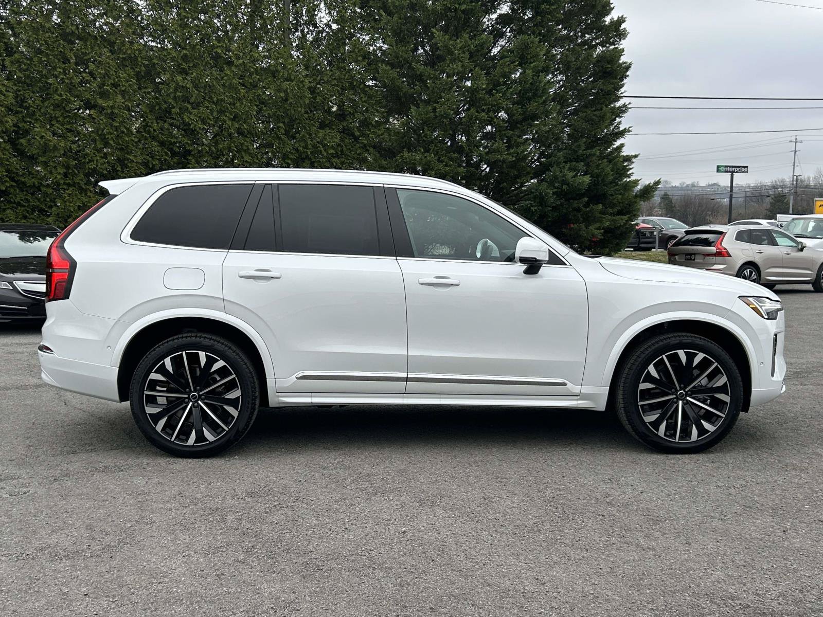 New 2026 Volvo XC90 B6 Plus w/ Protection Package Premier AWD/4WD image 2