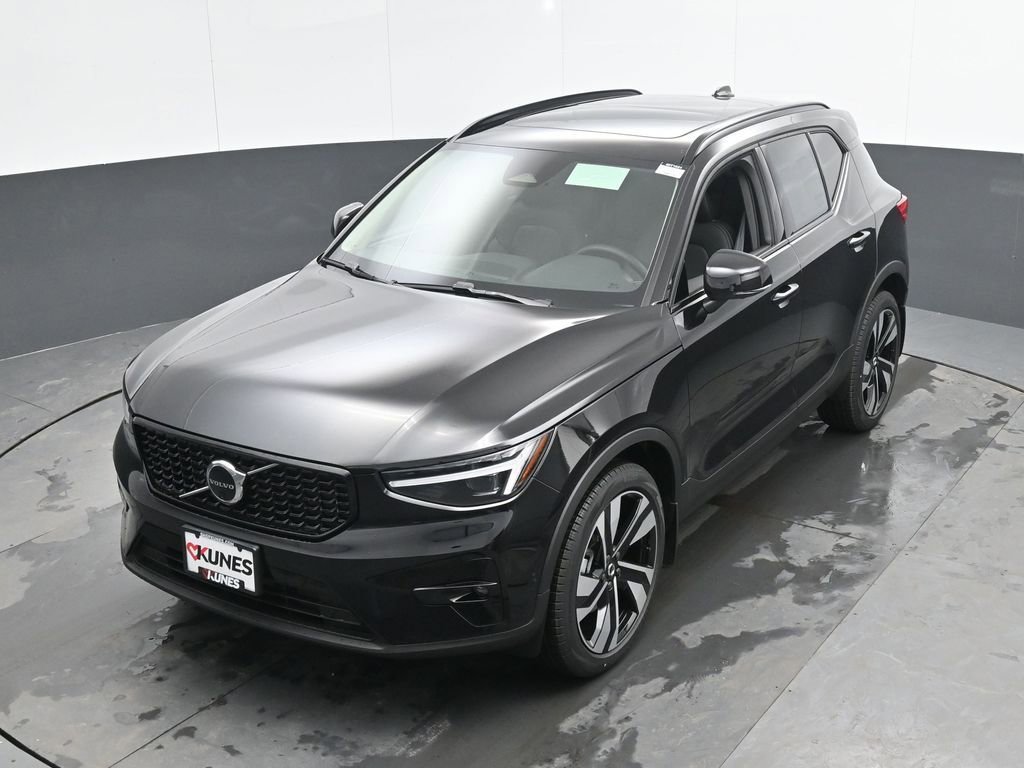 New 2026 Volvo XC40 B5 Plus w/ Protection Package Premier image 34
