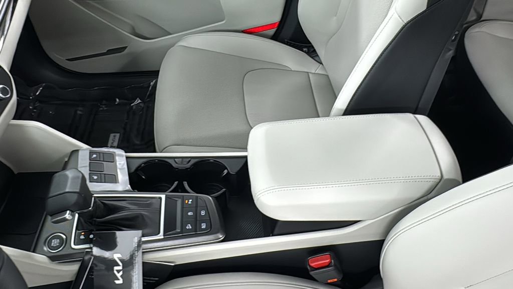 New 2026 Kia Sportage EX image 34
