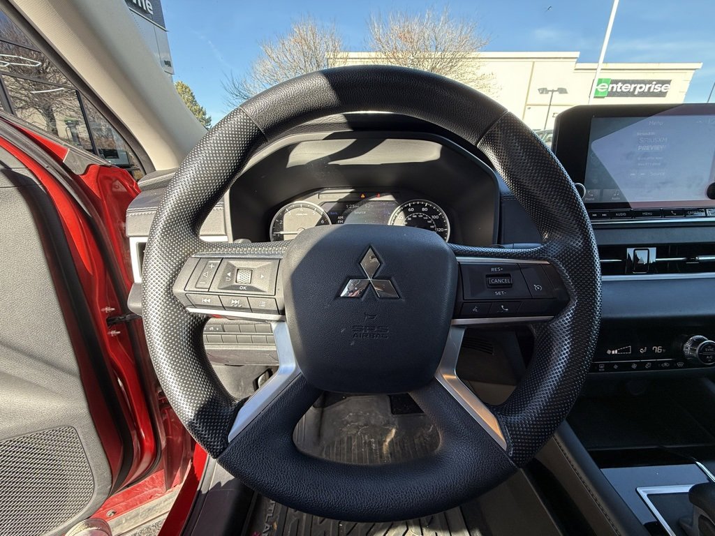 Used 2022 Mitsubishi Outlander ES image 13