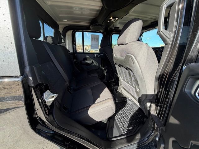 Used 2023 Jeep Gladiator Mojave w/ Cold Weather Group image 28