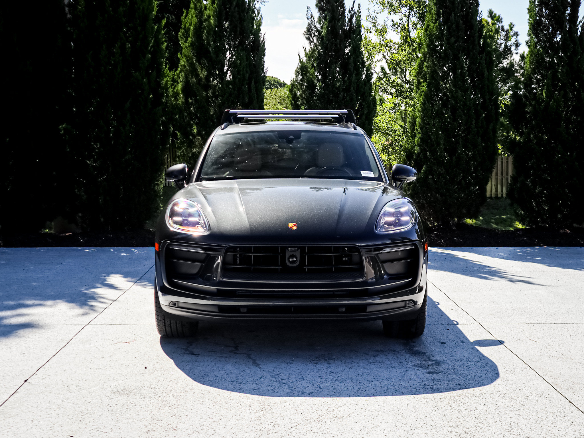 Used 2025 Porsche Macan AWD/4WD image 3