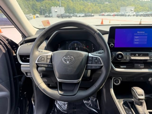 Certified 2024 Toyota Grand Highlander AWD image 18