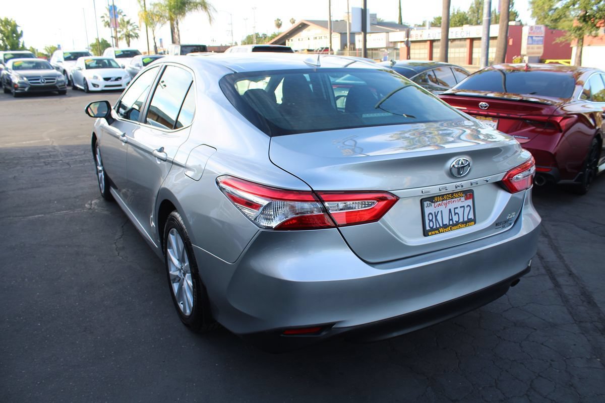 Used 2019 Toyota Camry LE w/ Carpet Mat Package FWD image 5