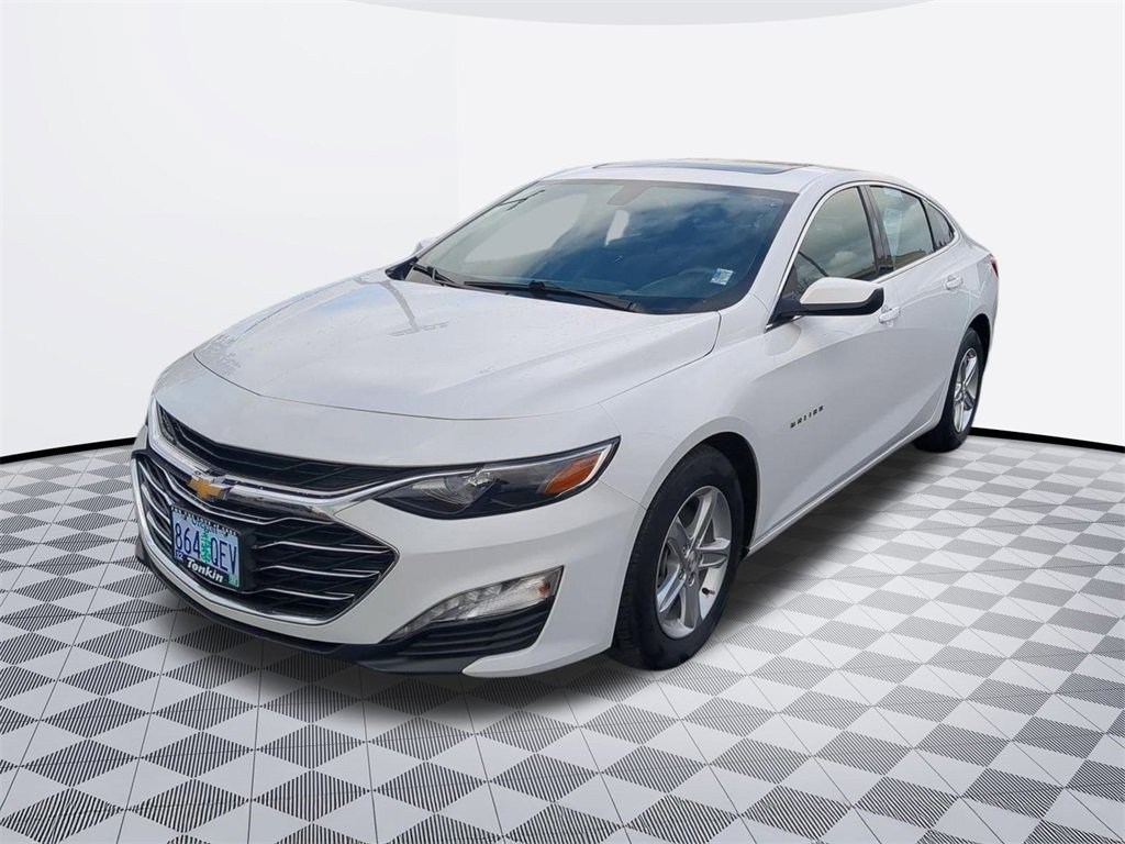 Used 2022 Chevrolet Malibu LT image 2