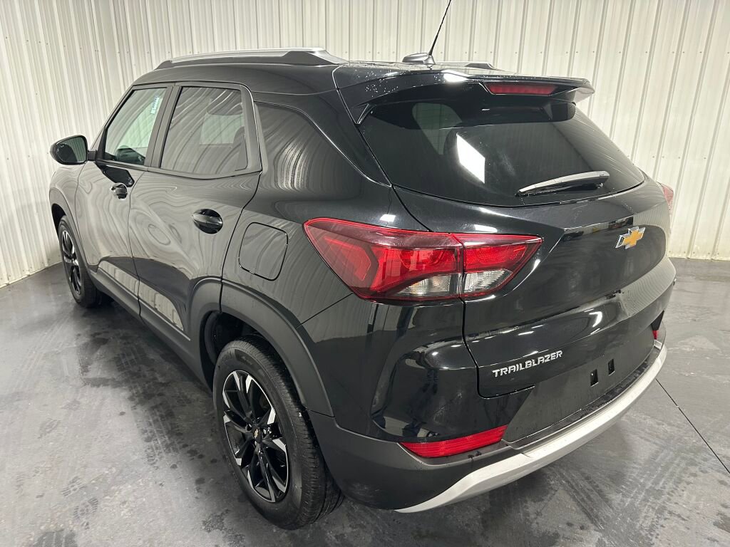 Used 2023 Chevrolet TrailBlazer LT w/ Convenience Package image 3