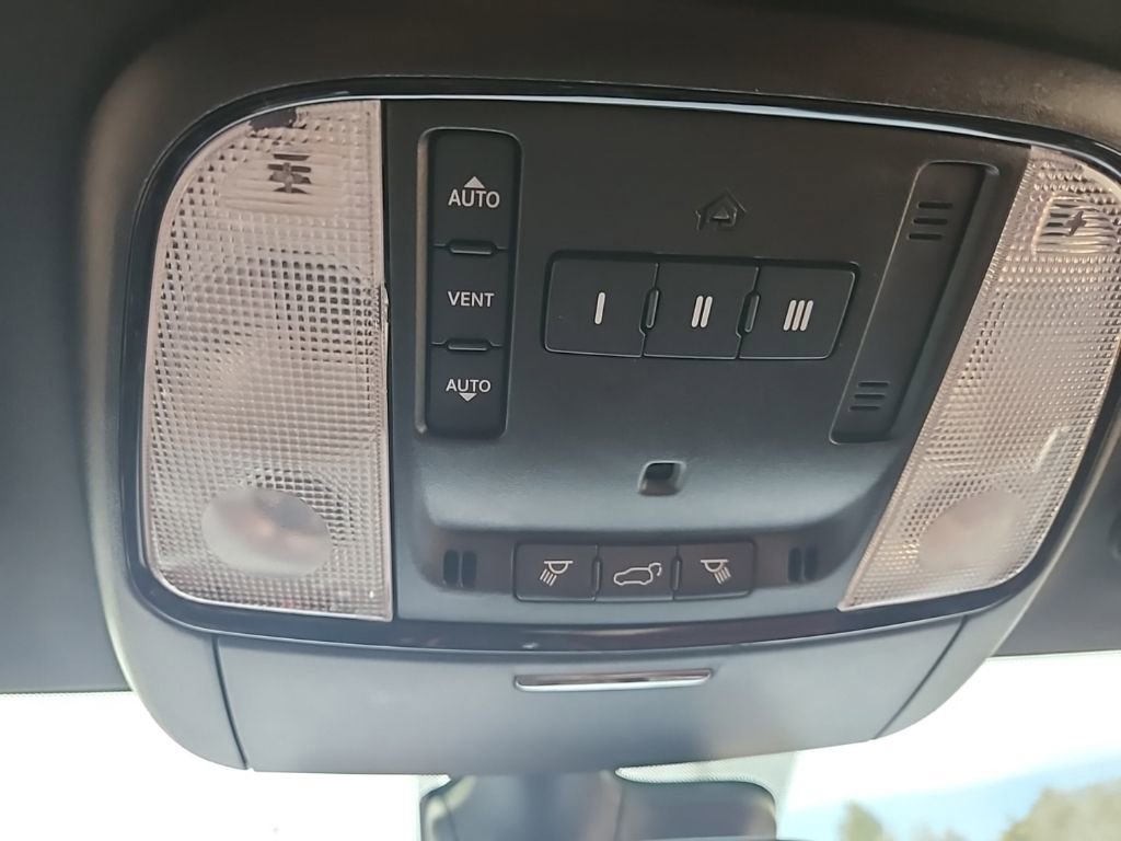 Used 2023 Dodge Durango SRT image 27