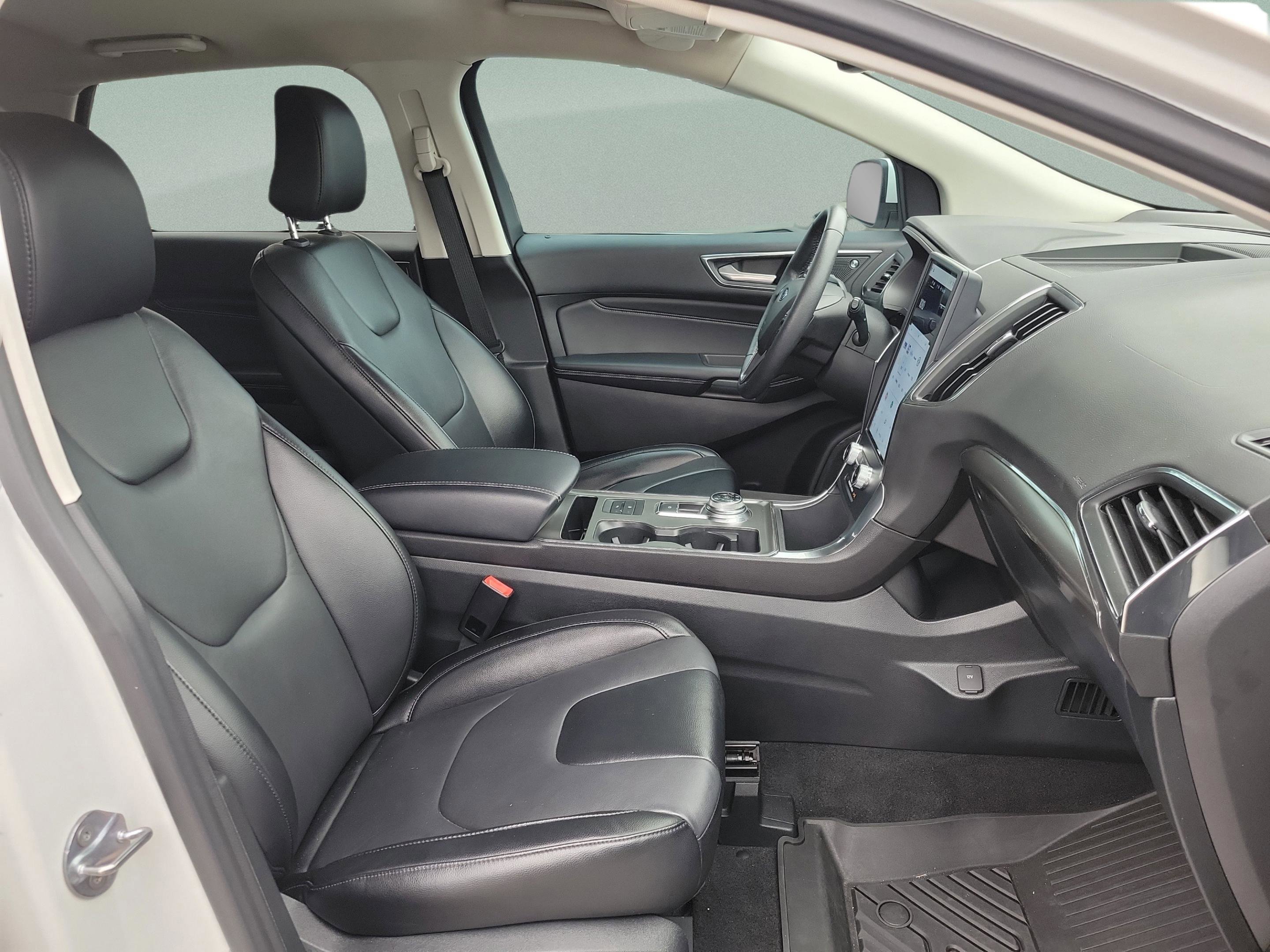 Used 2022 Ford Edge Titanium AWD/4WD image 31