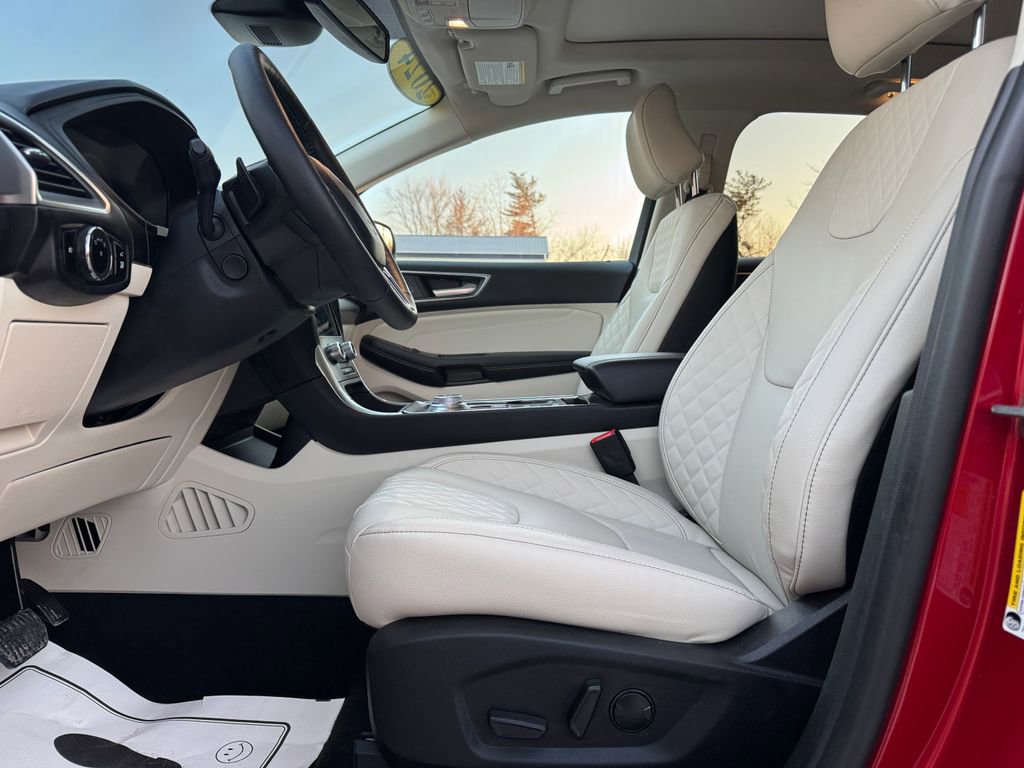 Used 2024 Ford Edge Titanium w/ Equipment Group 301A AWD/4WD image 18