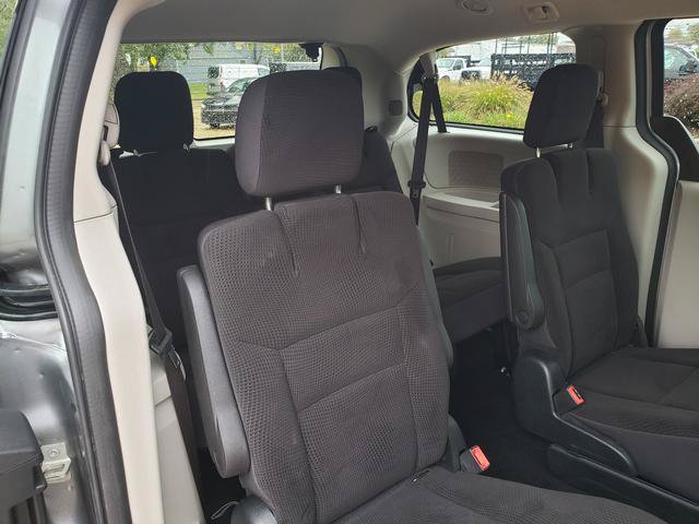 Used 2018 Dodge Grand Caravan SE w/ UConnect Hands-Free Group FWD image 17