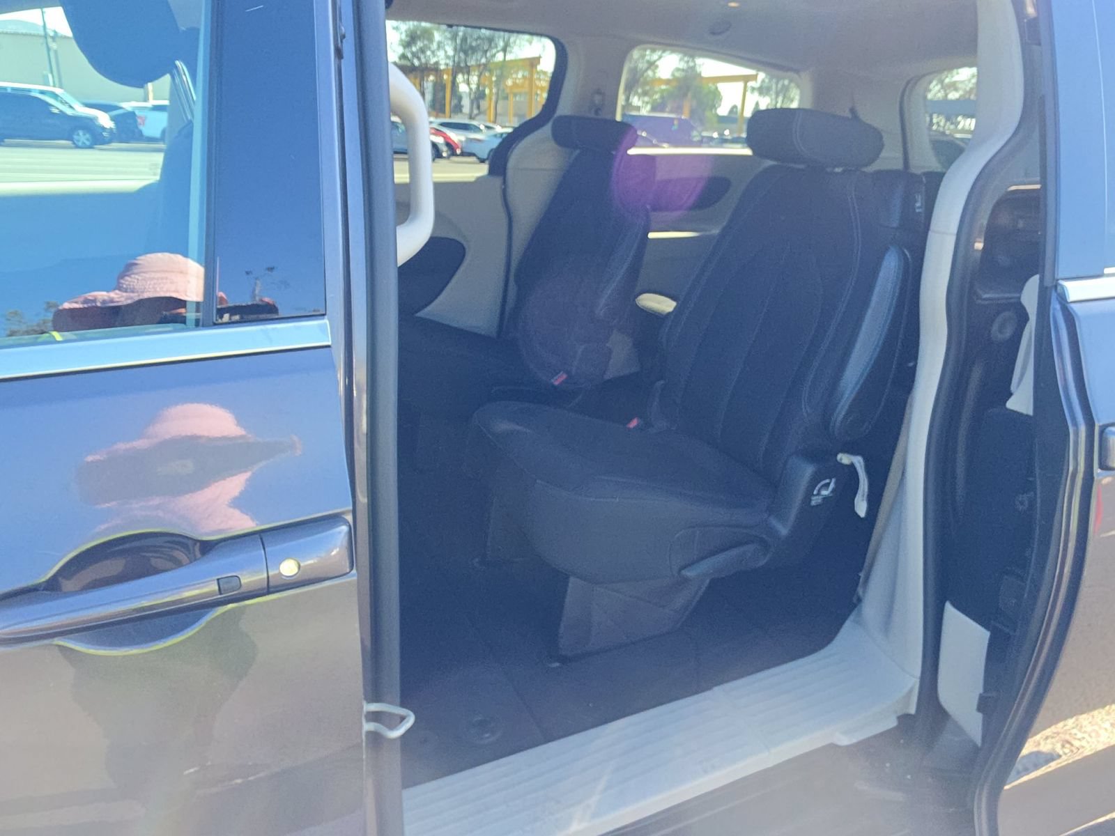 Used 2021 Chrysler Pacifica Touring FWD image 13