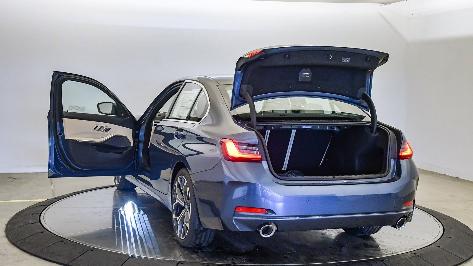 New 2026 BMW 330i Sedan w/ Premium Package image 26