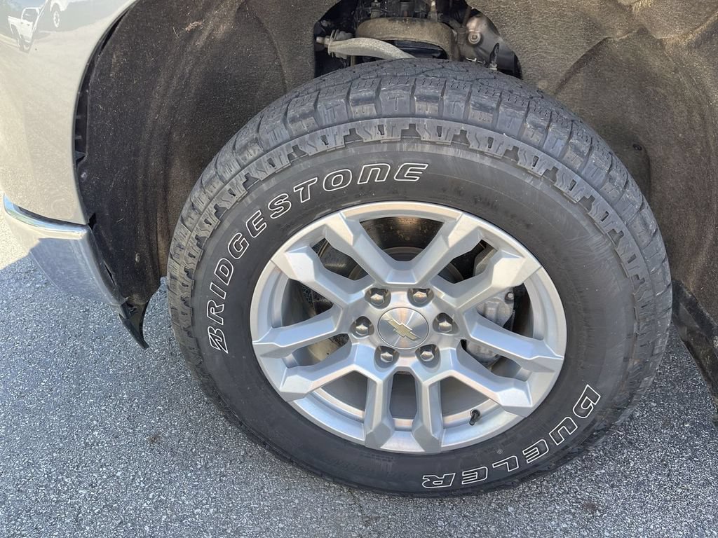 Used 2023 Chevrolet Silverado 1500 LT w/ Safety Package AWD/4WD image 2