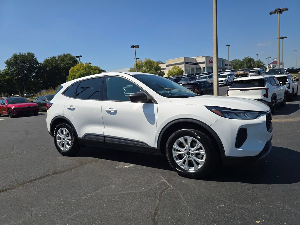 Used 2025 Ford Escape Active FWD image 1