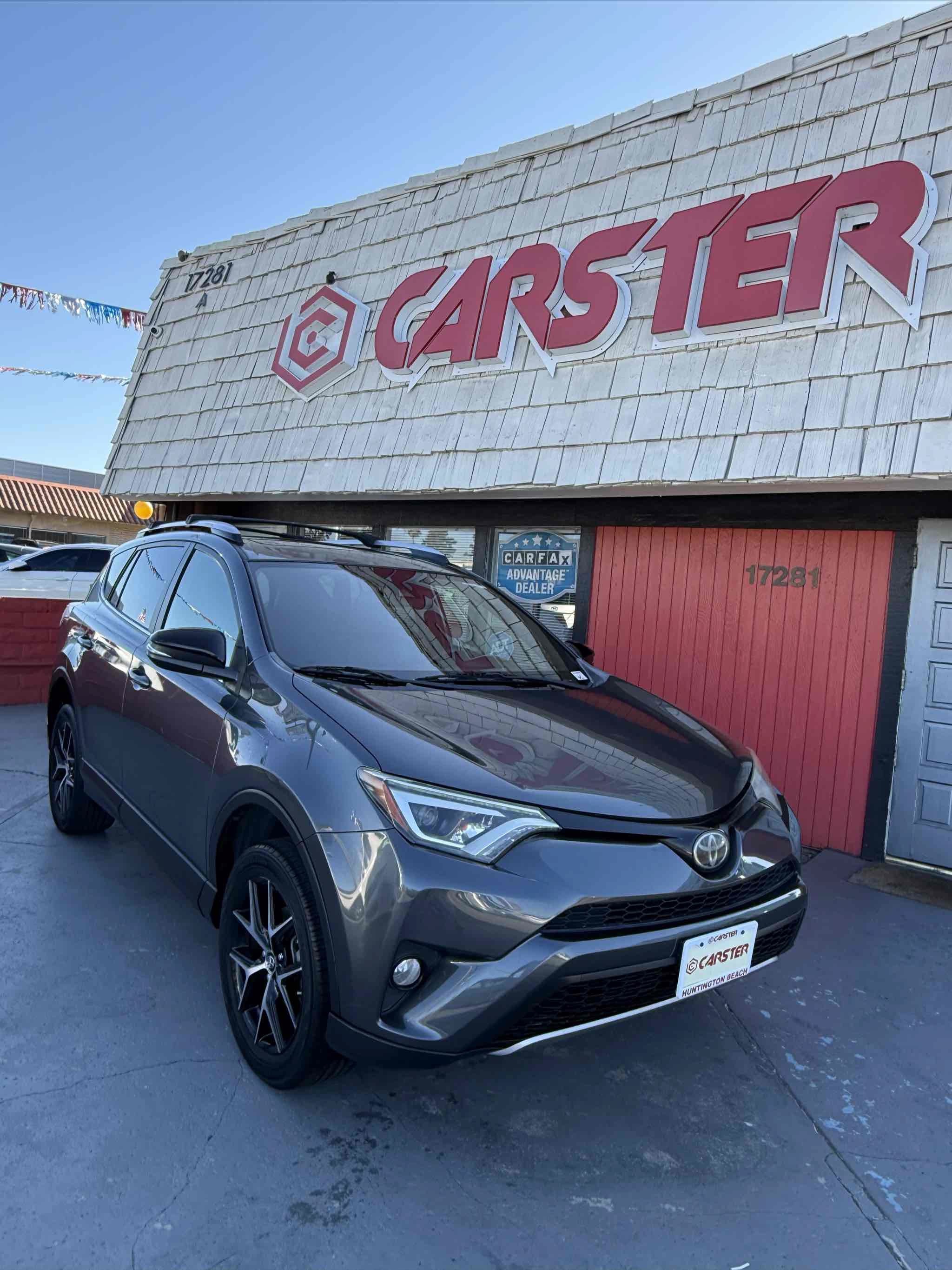 Used 2018 Toyota RAV4 SE w/ All Weather Liner Package FWD image 37